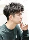スパイラルパーマツーブロック刈り上げショートアップバング束感