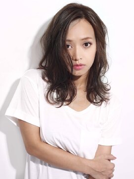 ネオリーブウリ 二子玉川店(Neolive uri) 【二子玉川 neolive uri】 ゆるふわウエーブミディ