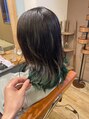 アンプヘア(amphair) 裾カラー。ミドリ。コテ巻き。