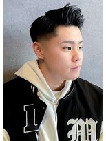 フジヤマバーバーショップ アジト(FUJIYAMA BARBER SHOP ajito)&nbsp;スキンフェードサイドパート【田中美旺】b803