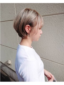 エイル 茶屋町(Eir) 【ハイトーン】【ブリーチ】【カット】【トリートメント】