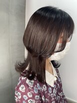 リーオオサカ(Lee Osaka) 【ミディアムスタイル】前下がりルーズウルフ/新出奈津樹