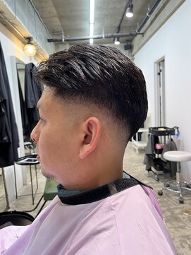 ヘアーラボ ハチ(HAIR LABO HACHI) フェードカット バーバースタイル サイドパート