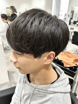 ヒュイル バイ ニアウ(Hwyl by Niau) メンズマッシュツーブロックスパイラルパーマニュアンスパーマ