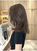 レイヤーカット　毛流れヘア　ラベンダーグレージュ