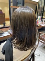 アトレ 南堀江店(attrait)&nbsp;大人可愛いミディアムレイヤーオリーブベージュ