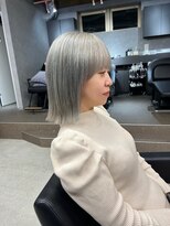 ジュエム(jouerm)&nbsp;ハイトーンくびれレイヤー小顔カット☆ボブルフ