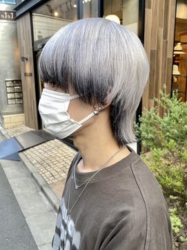 ドットハリス(.Hallis) インナーカラー/ホワイトカラー/ホワイトブリーチ/ウルフカット