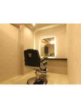 完全個室/駐車場有◆東京人気バーバー出身Stylistによる高技術×メンズカットが人気の学園前理容院【平岸】