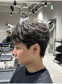 無造作フェザーパーマショートフェザーセンターパートマッシュ