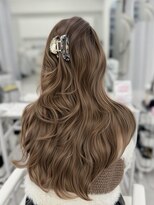 アマトウキョウスマートサロン(AMA TOKYO×Smart Salon) ヘーゼルベージュ ブリーチなし レイヤーカット 海外風