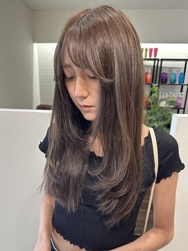 ロングレイヤー×ベージュカラー