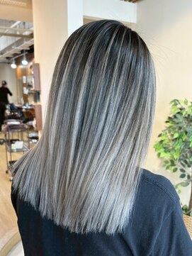 ブリッツ レボ(BLITZ-REVO) 着物ヘア/ダークアッシュ/ミディアムレイヤーカット/柏駅