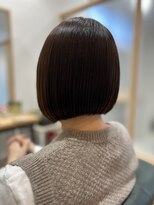 ルーム(room)&nbsp;襟足ギリ内巻きボブ★ナチュラルカラー★もとめ。