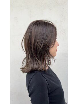 マスカリ(muscali) Ryoハッシュカットミディアムレイヤーオリーブイメチェン前髪