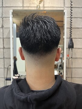 ボウ(BOW) フェードカット