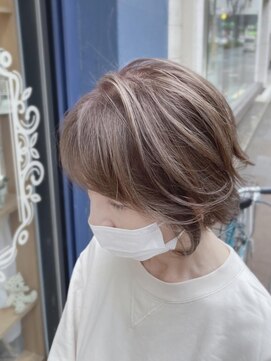 バレッタ(Barretta by neolive) 脱白髪染め☆白髪ぼかしハイライト×イメチェンショート