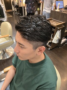 オムヘアーバイグルーマーズ(HOMME HAIR by GROOMER/S) メンズサイドパート7:3ショート HOMMEHAIR2nd江ヶ崎