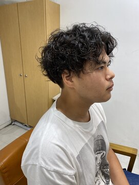 ネイロ 錦糸町(NeiRo) センターパートスパイラルパーマツーブロックマッシュショート