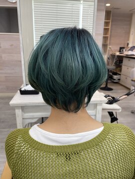 シーク センター南店(seek) ショートヘアでもシャドールーツ