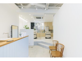 BOUQUET BLANC　HAIR&SPASALON【ブーケブラン　ヘア　アンド　スパサロン】