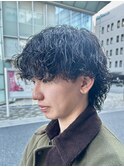 波巻きスパイラルパーマメンズマッシュウルフカットメンズパーマ
