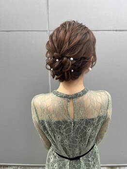 トゥエンティ ファイブ(TWENTY FIVE)の写真/【激安パーキング徒歩20秒の所にあり！】結婚式・２次会などシーンに合わせたヘアアレンジはお任せを♪