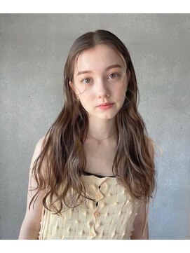 シキ 渋谷(siki) ベージュカラー/ブリーチなしダブルカラー/赤 み消し/渋谷/原宿