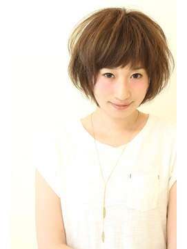 プラウド(proud) ショート　レイヤー　カラー　グレー　アッシュ　前髪　ボブ