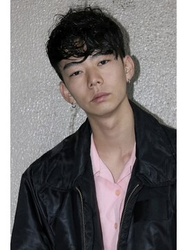 ネイビー(NAVY) 〈松田翔太 さん風〉高めカリアゲ×前下がりハードマッシュ