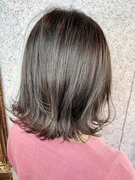 ナブラ(NABLA) ミディアム外ハネグレイッシュ