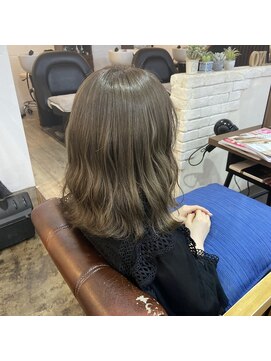 エスト(est) 赤身撃退グレージュ