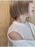 ブリーチ＋ワンカラーダブルカラー柔らかベージュスリークボブ