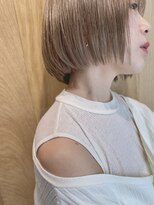 リノショアーズ 日本大通り店(RINOSHORES)&nbsp;ブリーチ＋ワンカラーダブルカラー柔らかベージュスリークボブ