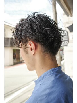 カムジーヘッドカミノウラ(COMEGHEAD KAMINOURA) メンズ刈り上げパーマ