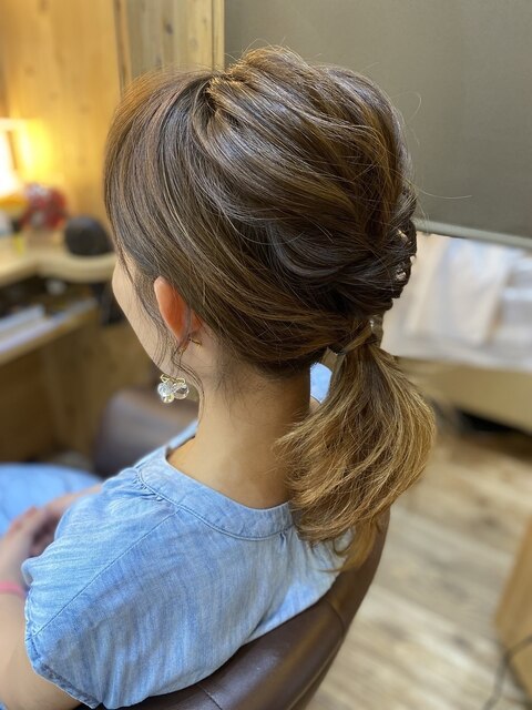 簡単ヘアアレンジポニー♪