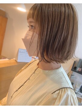 ロニーヘアーアンドネイル(Ronnie) ベビーバング　ぱつっとボブ　フォギーベージュ