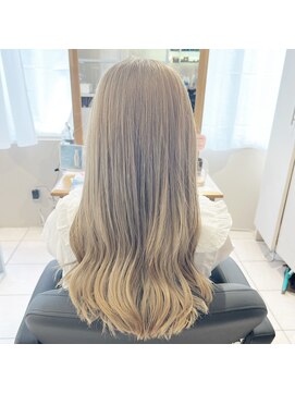 サロン ド ビカ(Salon de bika) ハイトーンシアーベージュ×ロング