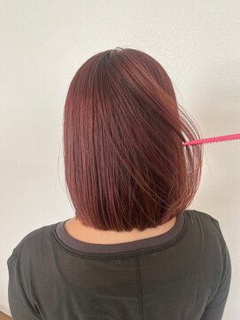 O 20代30代大人可愛いピンクバイオレット艶カラー切りっぱなしボブ