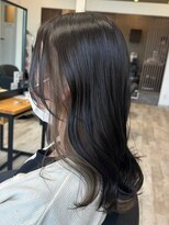 アトリエコア(Atelier Coa)&nbsp;顔周りレイヤーカットミルクティーベージュカラーインナーカラー