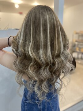 グランディールヘアデザイン(grandir hairdesign) ホワイトベージュハイライト！-Yurika-