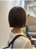 切りっぱなし　外ハネボブ　オリーブベージュ　縮毛矯正　ボブ