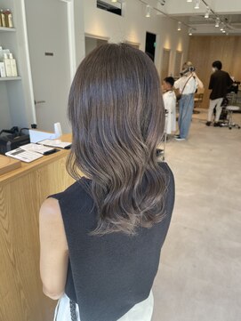 トリート 津田沼店(TREAT) ツヤ感グレージュ