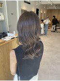 ツヤ感グレージュ