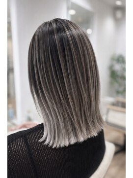 アッベリーレ(A'bbellire) シルバーベージュエアタッチバレイヤージュ