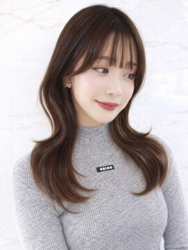 オーロ(ORO) ■ 前髪あり×小顔見せレイヤースタイル