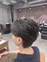 山野愛子美容室 銀座店&nbsp;毛流れマッシュアップバング黒髪大人ヘアツーブロック韓国短髪