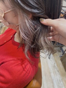 ネオリーブエム(Neolive em;) 【　イヤリング×ホワイトベージュ】