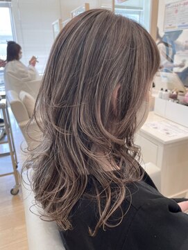 ヘアメイク アージュ 大野城 下大利店(HAIR MAKE age) 抜け感がやわらかなグレージュ&レイヤースタイル 20代30代40代
