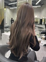 シティ(CITY) シアーベージュカラー×ロングレイヤーカット 【CHICA】